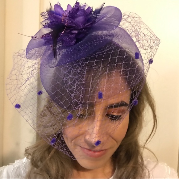 💟 Fascinator headband with feathers and tullle - Picture 1 of 3